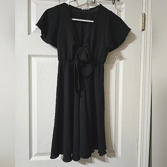 See You Monday Tie Front Flutter Sleeve Flowy Mini Dress, Stretchy Bust, EUC! - Picture 1 of 7
